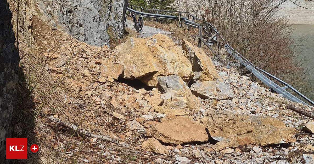 Öffnung fast unmöglich Massiver Felssturz auf der Pass Stein Straße