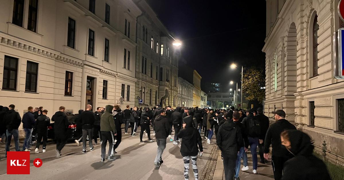 Vor Derby GAK Gegen Sturm Polizei Hatte Fan Bewegungen Gestern In Der