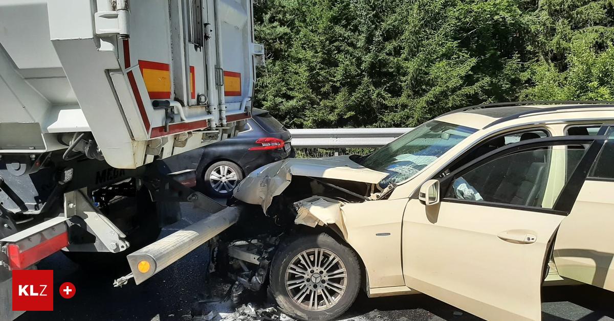 S Dautobahn A Nach Abfahrt Friedberg Pinggau Unfall Mit Einem Lkw