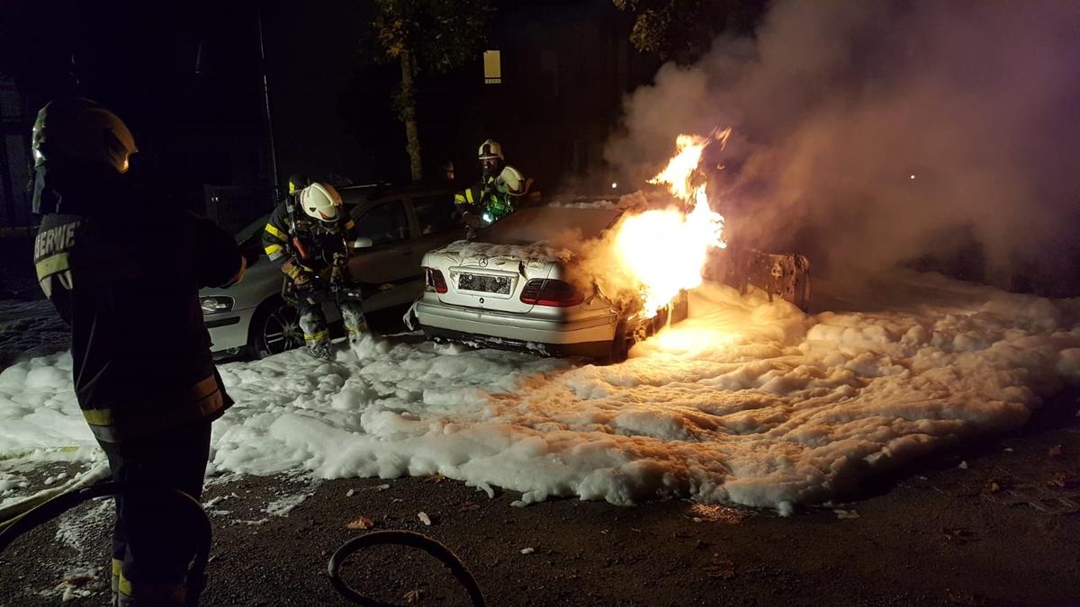 Feldbach Verdacht Auf Brandstiftung Pkw In Vollbrand