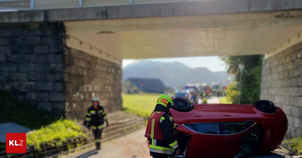 Schwerer Unfall in Villach Pkw stürzte über Brückengeländer auf eine