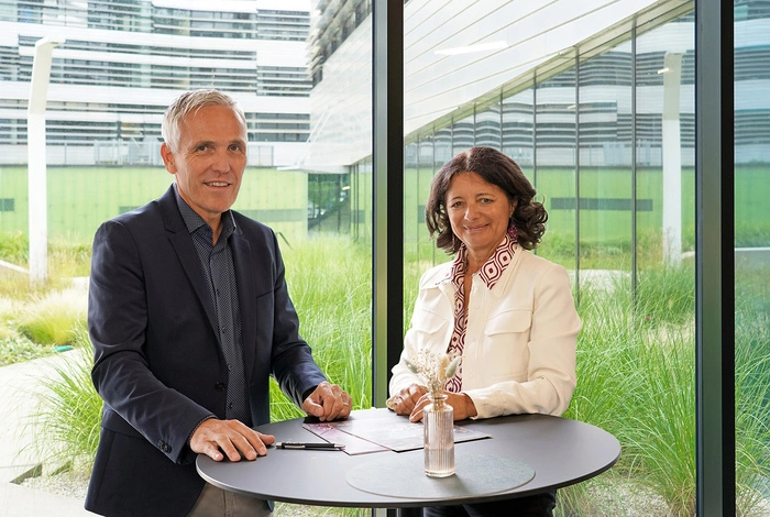 Mag. Gerhard Leitner, MSc (LIMAK Geschäftsführer) und Assoz. Univ.-Prof. Mag. Dr. Regina Gattringer