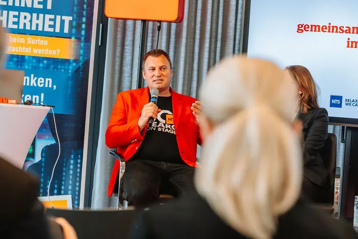 Thomas Hausegger, Managing Director Österreich, NTS Netzwerk Telekom Service AG  | „Weil hinter den Cyberangriffen eine weltweite Industrie steht, ändern sich die Angriffsmuster fast täglich. Attacken werden häufig über Monate, teils Jahre vorbereitet. Unser Ziel ist, sie über Auffälligkeiten und Anomalien frühzeitig zu enttarnen.“