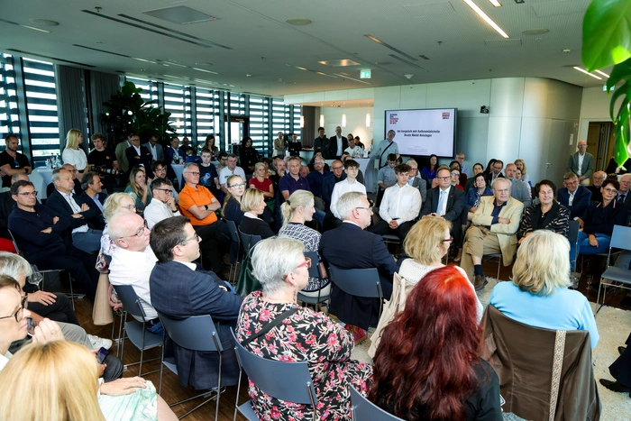 Der bis auf den letzten Platz gefüllte Kleine Zeitung Skyroom
