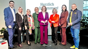 Bei der Business Stage presented by EY zum Thema „Fachkräftemangel neu gedacht - wie Unternehmen jetzt Talente gewinnen und halten“ 