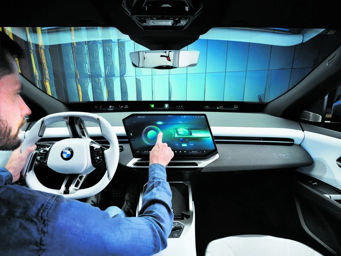 Mit „Superbrain“-Hochleistungsrechnern und weiteren Assistenzsystemen bietet der BMW iX3 intelligente Präzision für das optimale Fahrerlebnis.