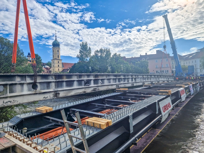 Auf der Baustelle bei der Tegetthoffbrücke wird mit Hochdruck gearbeitet