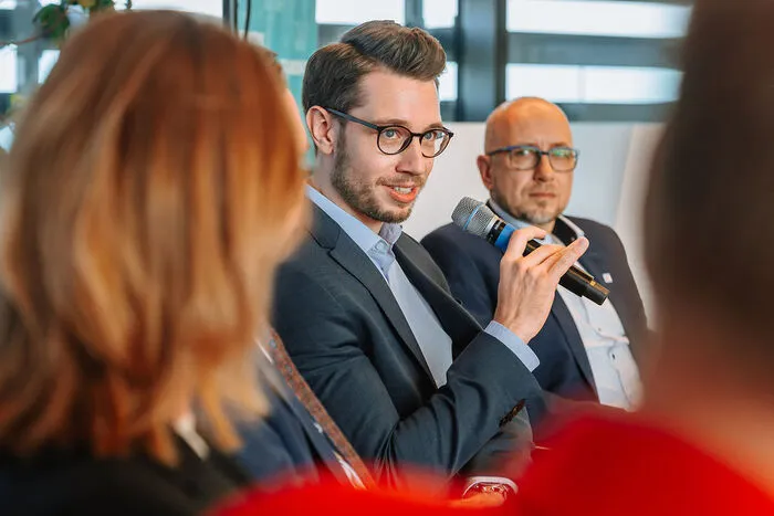 Michael Brönner, Country Manager Mastercard Österreich | „Wir als Mastercard sind global eines der attraktivsten Ziele für Cybercrime und werden dementsprechend ununterbrochen angegriffen. Oberstes Ziel ist deshalb, unser eigenes Netzwerk, aber auch unsere Partner mit allen modernen Mitteln zu schützen.“