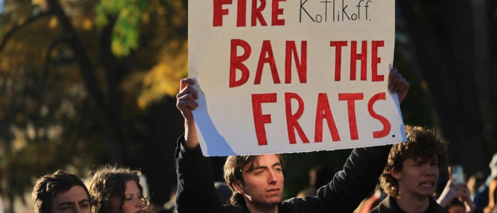 Proteste am Cornell-Campus für ein Verbot von Studentenverbindungen