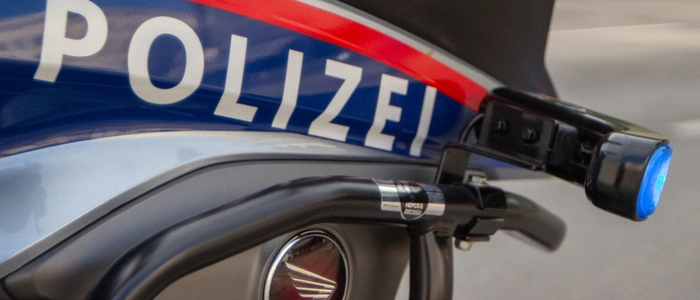 Der Biker aus Tschechien prallte gegen einen entgegenkommenden Pkw