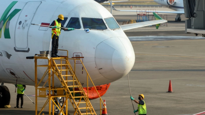 Flugzeuge werden überprüft