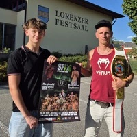 Noah Moser (links) aus Kapfenberg trainiert seit zwei Jahren bei seinem Vorbild Karl Proderutti und tritt am Samstag erstmals bei der Styrian-Fight-Night an