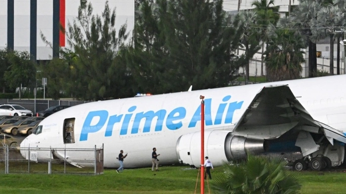Fünf Tote bei Unfall mit Amazon-Prime Frachtflugzeut
