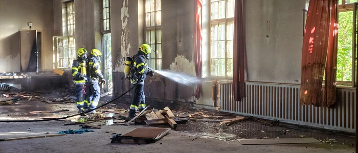 Der Fußboden im Saal des Eisenhofes begann zu brennen