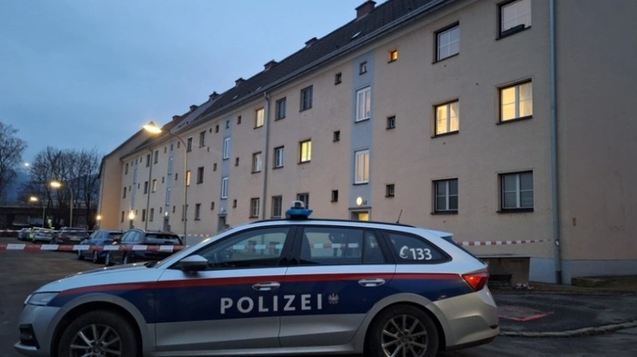 Bub wurde tot in Wohnung in einem Mehrparteienhaus in Leoben gefunden