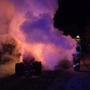 Die Einsatzkräfte mussten mit schwerem Atemschutz gegen die Flammen vorgehen