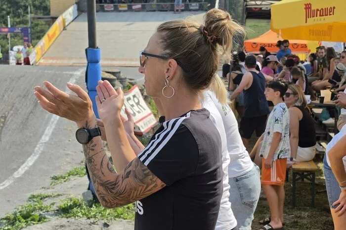 Die Spitzenfahrer Fabian Kogler Bruder Lukas vom „Askö Dr. Auer BMX Racing Team Mühlen“ zeigten sich mit ihren Teamkollegen vor heimischem Publikum besonders motiviert.  