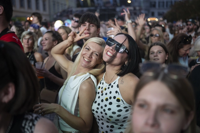 Robin Schulz live am Karmeliterplatz, 8010 Graz, am 15.8. 2026.
