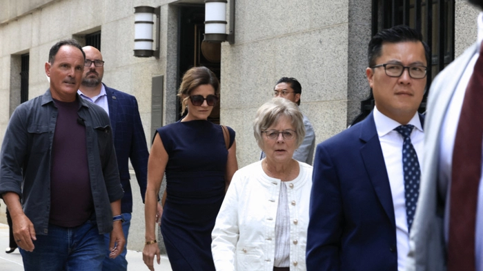 Witwe des Opfers am Weg zum Gericht in New York