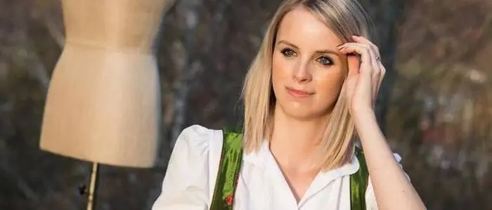 Dominique Mayerhofer führt ihre Schneiderei im Neuberger Münster