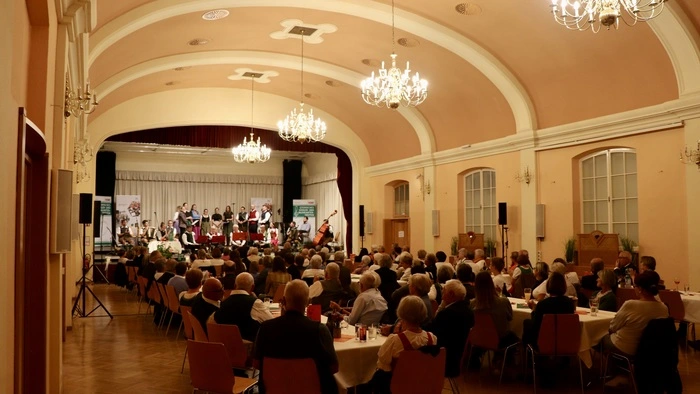 Beim Steirischen Sänger- und Musikantentreffen war der Festsaal des Veitscherhofes in St. Barbara gut gefüllt