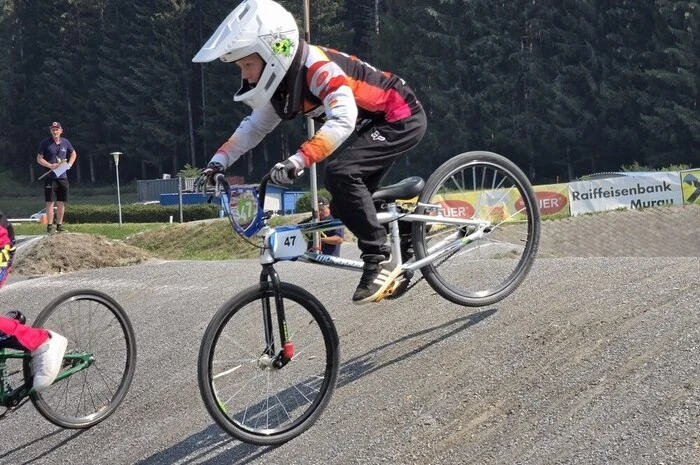 Klicken Sie sich durch die weiteren Bilder vom BMX-Event in Mühlen!