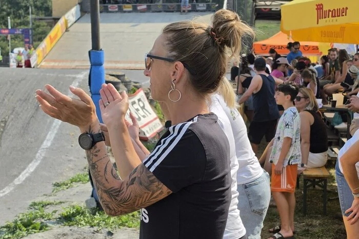 Die Spitzenfahrer Fabian Kogler Bruder Lukas vom „Askö Dr. Auer BMX Racing Team Mühlen“ zeigten sich mit ihren Teamkollegen vor heimischem Publikum besonders motiviert.  