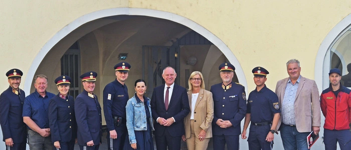 Innenminister Gerhard Karner (Mitte) war in Bruck zu Gast