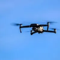Die Suche nach dem Drohnenpiloten läuft (Sujetbild)