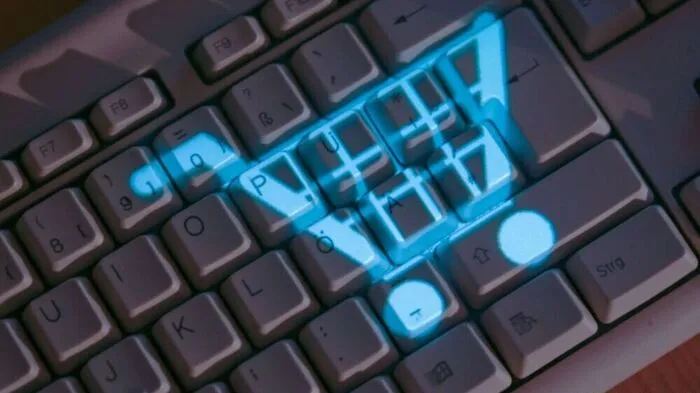 ILLUSTRATION - 09.01.2014, Mecklenburg-Vorpommern, Schwerin: Ob beim Onlineshopping oder im Laden: «Buy-now-pay-later»-Angebote gibt es bei zahlreichen Anbietern. (zu dpa: «Einkaufen per Mausklick bestärkt Trend zu Kleinkrediten») Foto: Jens Büttner/dpa-Zentralbild/dpa-tmn +++ dpa-Bildfunk +++.