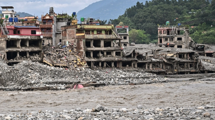 Auch zehn Tage nach der Sturzflut werden in Nepal Überlebende gefunden