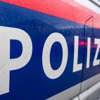 Ein 57-Jähriger mauerte seine tote Mutter ein, um weiterhin ihr Geld zu kassieren