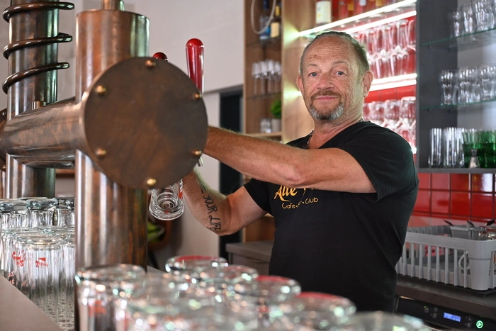 Neo-Gastronom Stephan Hufer hinter der Theke