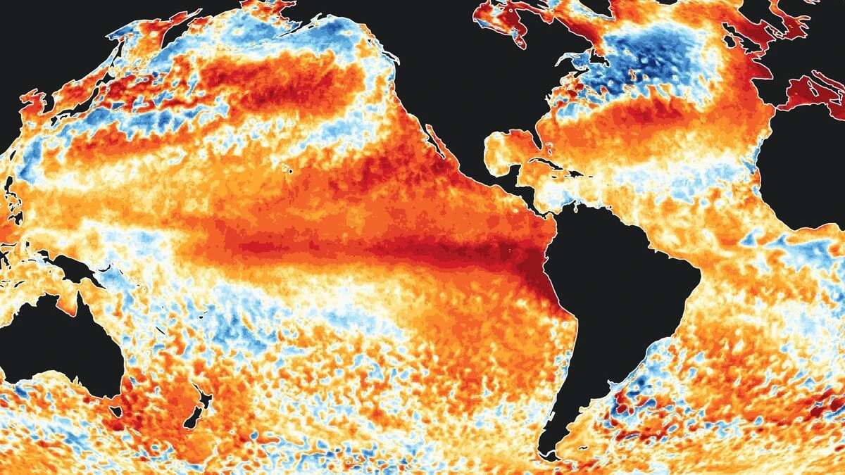 Thermische Weltkarte der Ozeane, große Flächen sind wegen überdurchschnittlicher Temperaturen rot eingefärbt