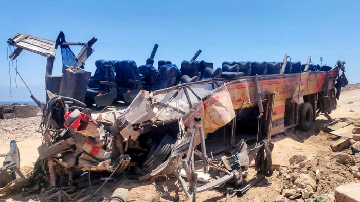 Einer der beteiligten Busse des Unglücks auf der Sinai-Halbinsel