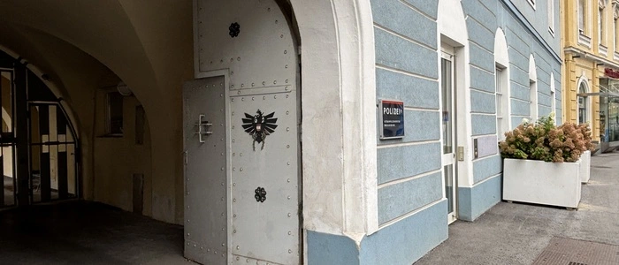 Der Brucker Polizeiposten in der Herzog-Ernst-Gasse
