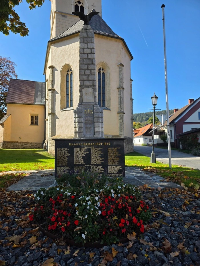 Das renovierte Kriegerdenkmal