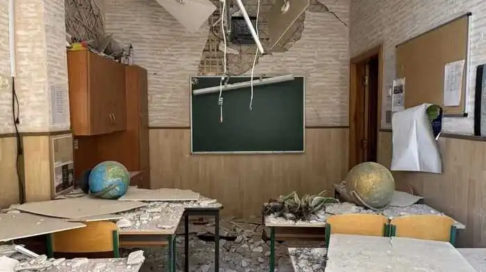Odessa, durch russische Angriffe schwer beschädigte Schule