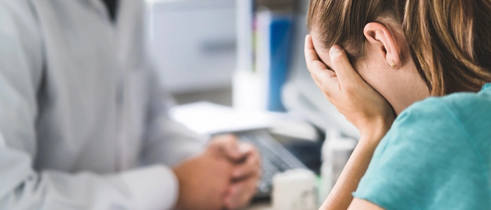 Gesundheitsreport zeigt: Frauen fühlen sich beim Arzt weniger ernst genommen
