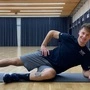 Coach Bernd Marl zeigt Übungen für die Hüfte 
