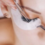 So gefährlich sind Lidstrich-Tattoo und Wimpernverlängerung