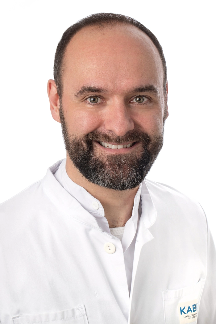Jan Benjamin Roll, Facharzt für Mikrobiologie und Krankenhaushygieniker am Klinikum Klagenfurt