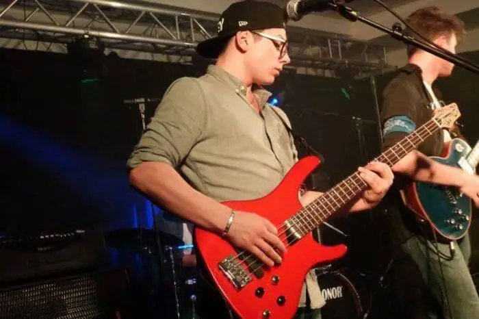 Nach einer kurzen Pause heizte die junge Band "Cassamo", bestehend aus vier jungen Burschen, die erst ihren zweiten Auftritt hatten, ordentlich ein.