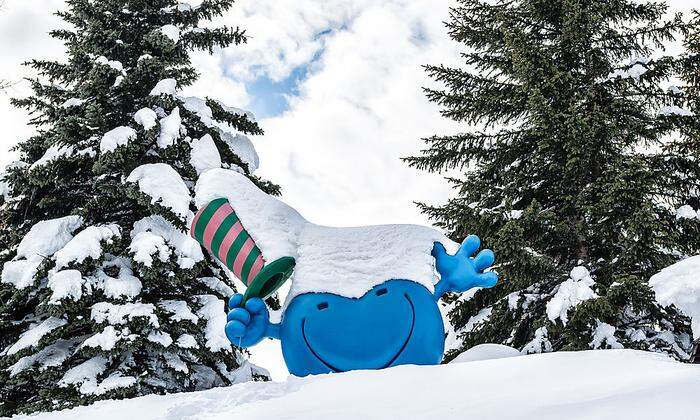 Das Maskottchen „Katschi“ sorgt für gute Stimmung im familienfreundlichen Skigebiet