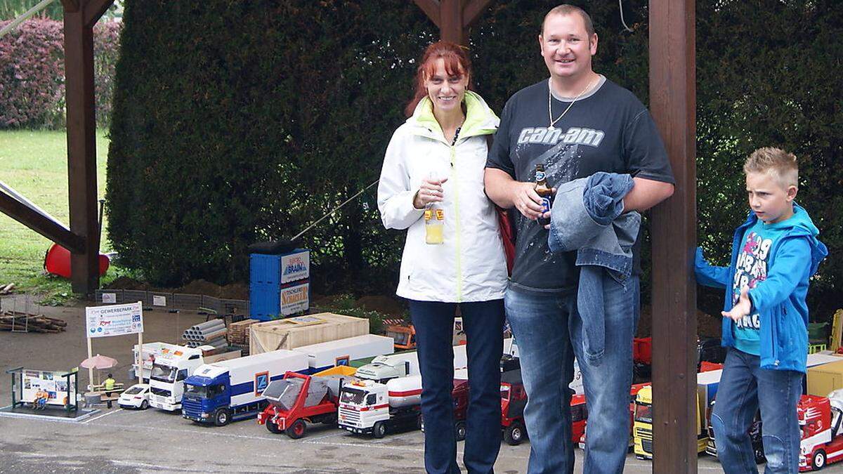 Transportunternehmer Erwin Drescher mit Familie beim Modellbautreffen