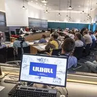 Die Stadt hat den Baurechtsvertrag für ihr Gebäude am Neuen Platz sehr zugunsten der Lilihill-Gruppe ausgestaltet. Jetzt kämpft sie mit den Konsequenzen.