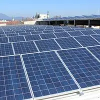 Versiegelte Flächen sollen, wie hier auf der Eishalle Klagenfurt, zur Stromproduktion genutzt werden