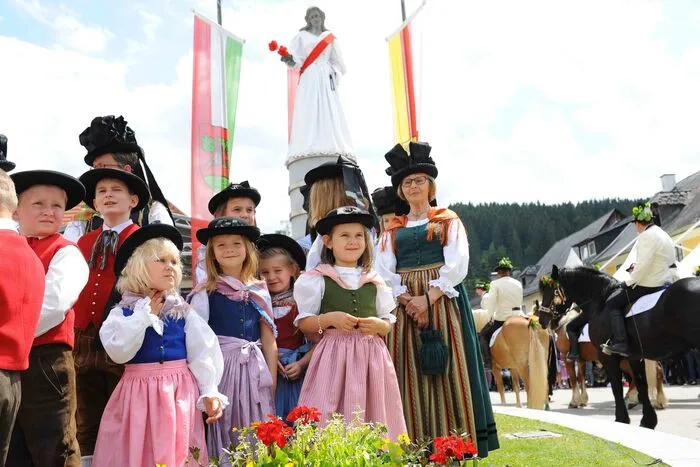 6000 Besucher verfolgten Brauchtum von seiner schönsten Seite.