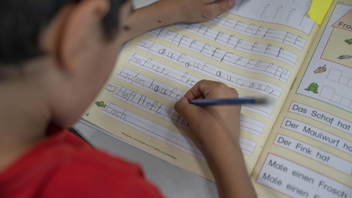 Viele Kinder tun sich in der ersten Klasse schwer, dem Unterricht zu folgen