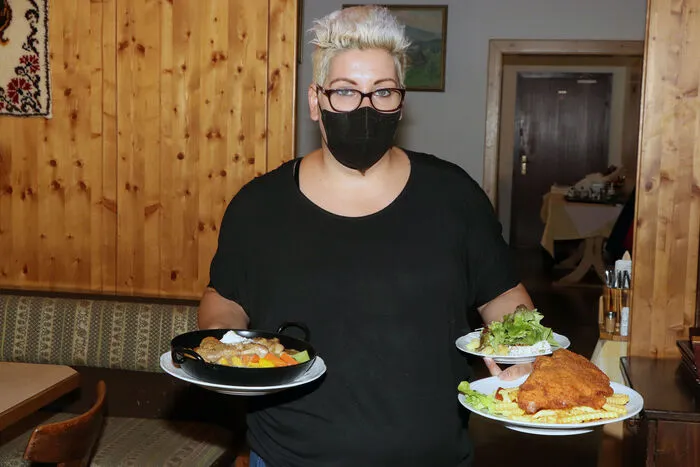 Am Donnerstag, 3. bis Sonntag, 6. Juni 2021 lädt man zum "Backhendelschmaus"